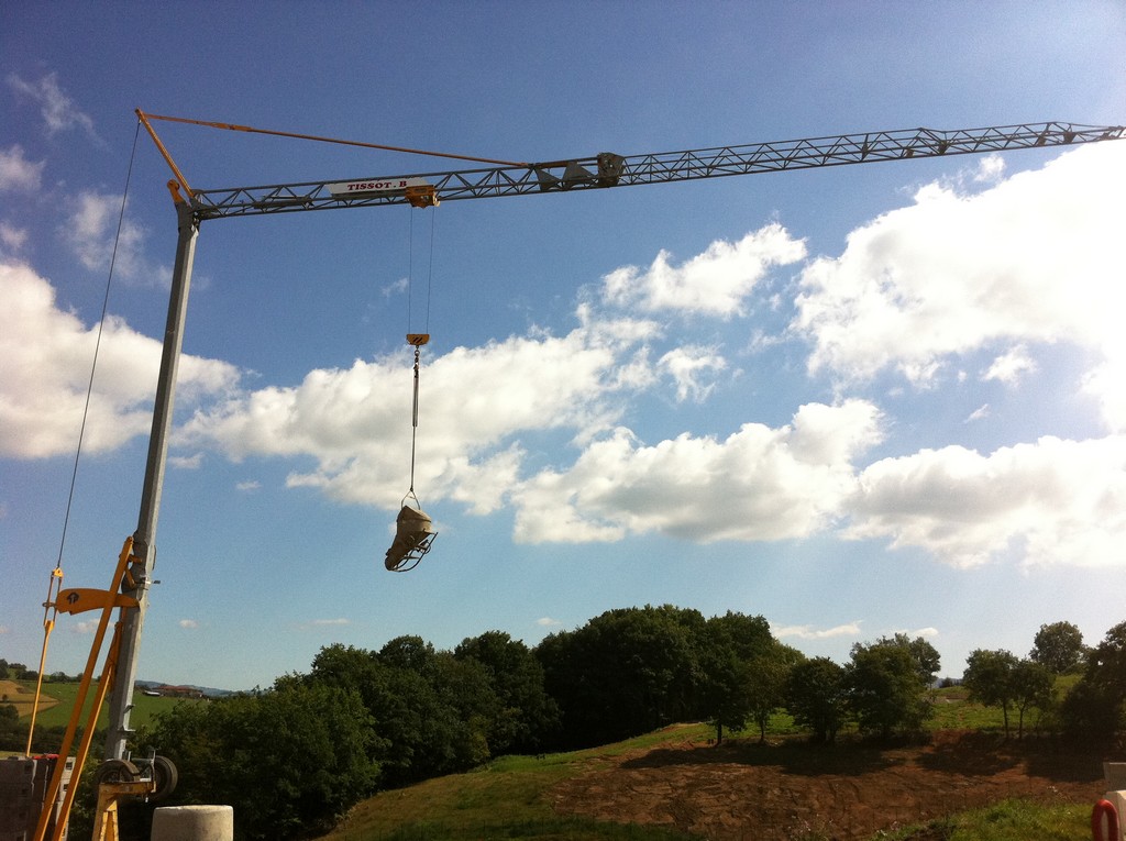Maçonnerie TISSOT, notre matériel : Grue de chantier 30 mètres