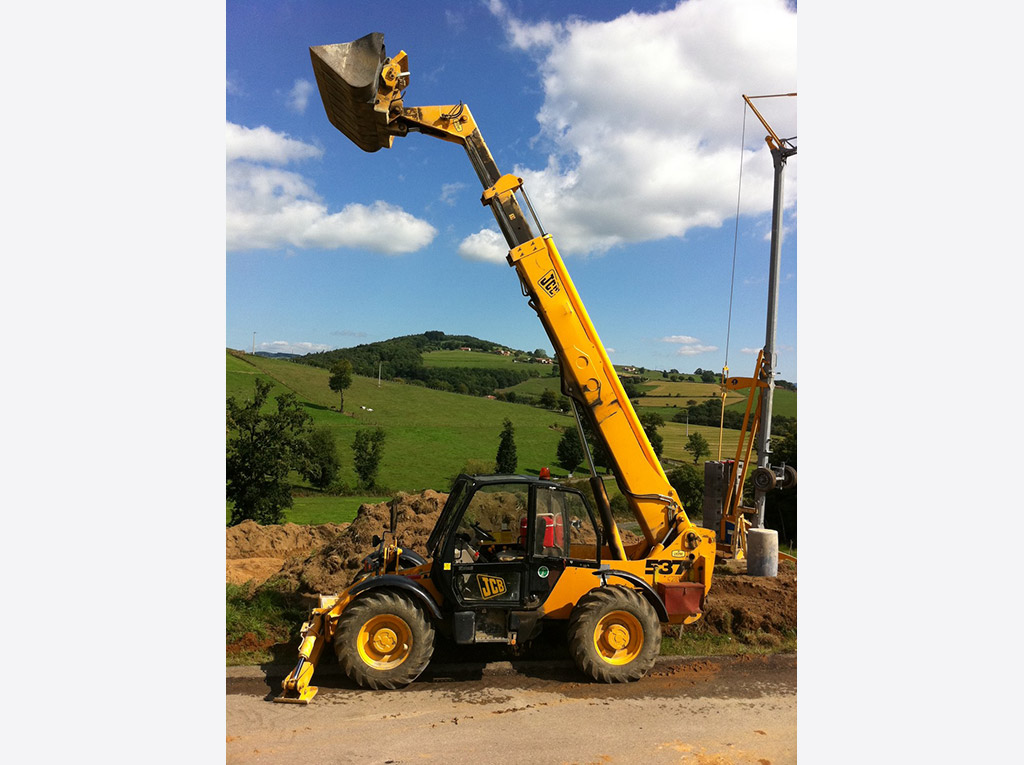 Maçonnerie TISSOT, notre matériel : Manitou 13m de flèche